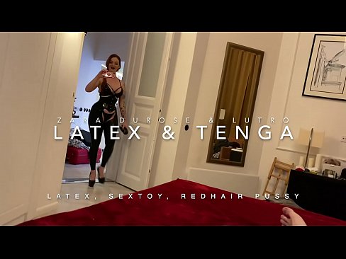 ❤️ ʻO ke kaikunāne ʻulaʻula i ka lole latex i hoʻopaʻa ʻia e ke kaikunāne ❤️ Porn video ia makou ❤